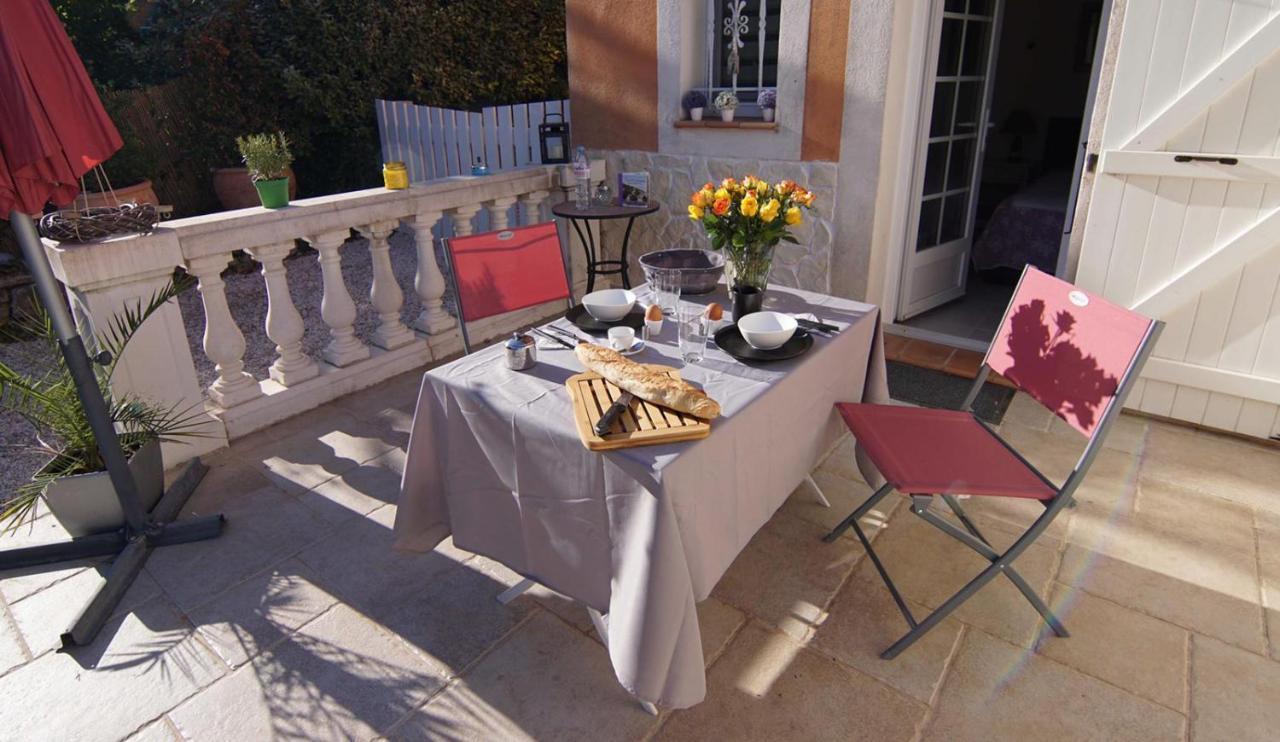 Chez Amali - Elegant Appartement De Vacances En Provence Avec Terrasse Brignoles Exterior foto